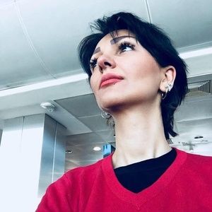 Meet your Posher, Farinaz